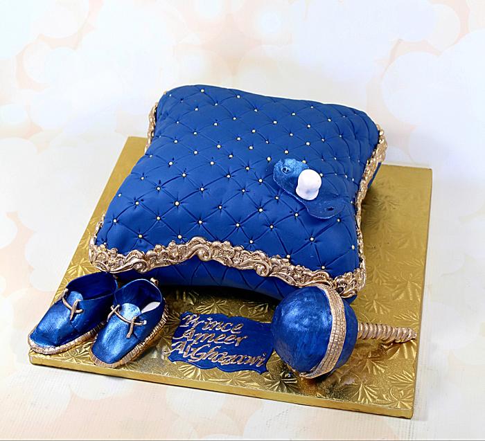 Royal baby pillow cake