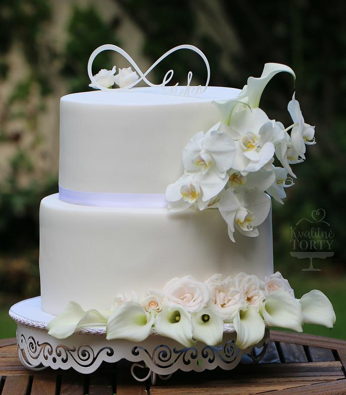 romantic wedding cake : 