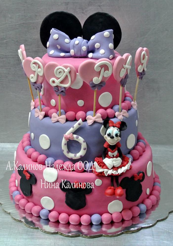 Minnie Mouse cake