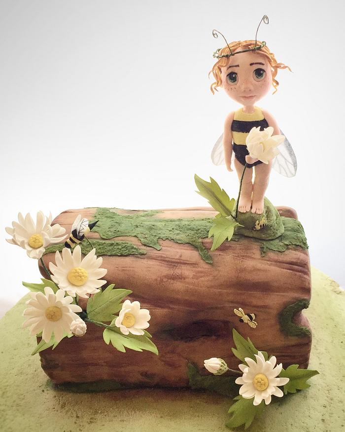 Bee fairy log cake 