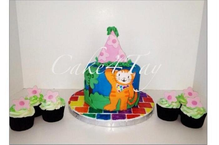 Poppy Cat with Cupcakes