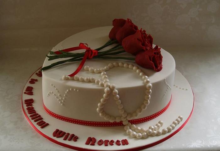 Beautiful sugar flower Valentine theme cake