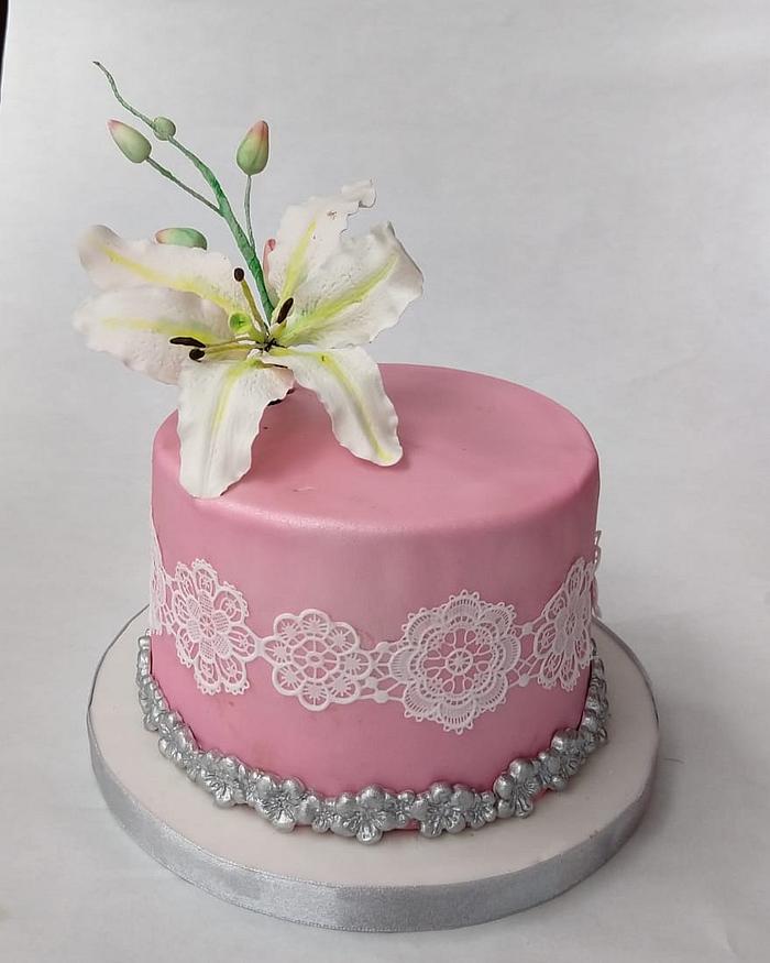 Lily flower cake
