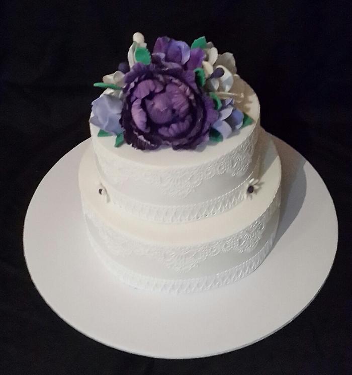Lace and flowers Wedding cake