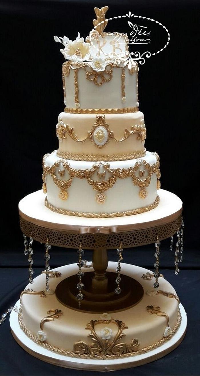 WEDDING CAKE BAROQUE CHIC