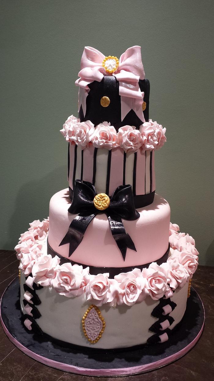 ROMANTIC WEDDING CAKE