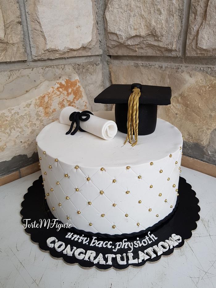Graduation fondant cake