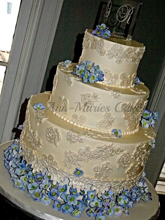 Vintage Lace and Hydrandea Wedding cake