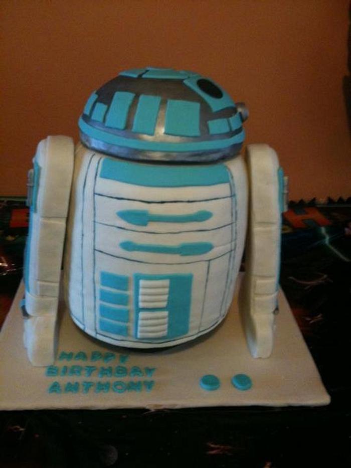 R2D2 Star wars  birthday cake