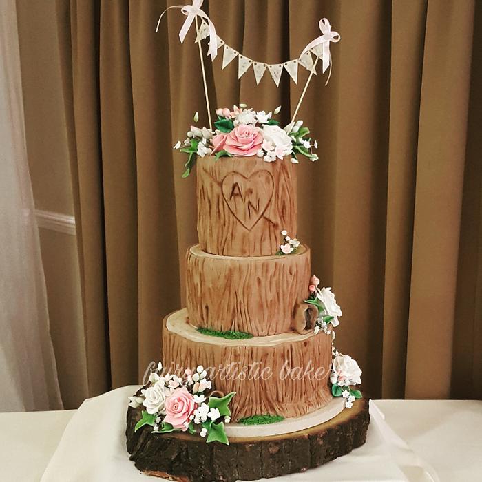  Tree trunk wedding cake 