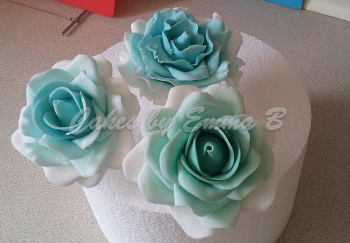 Sugarpaste Roses in Palest Blues and Greens