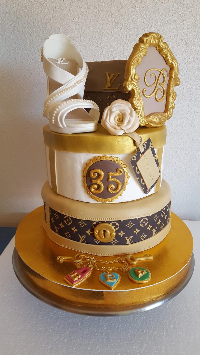 Louis Vuitton cake - Decorated Cake by Torteggiando di - CakesDecor