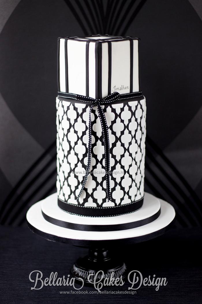 Black and white quatrefoil cake