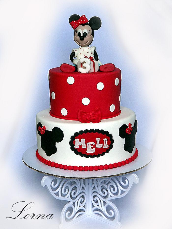 Minnie mouse cake..