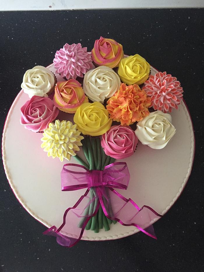 Flower bouquet cupcakes 