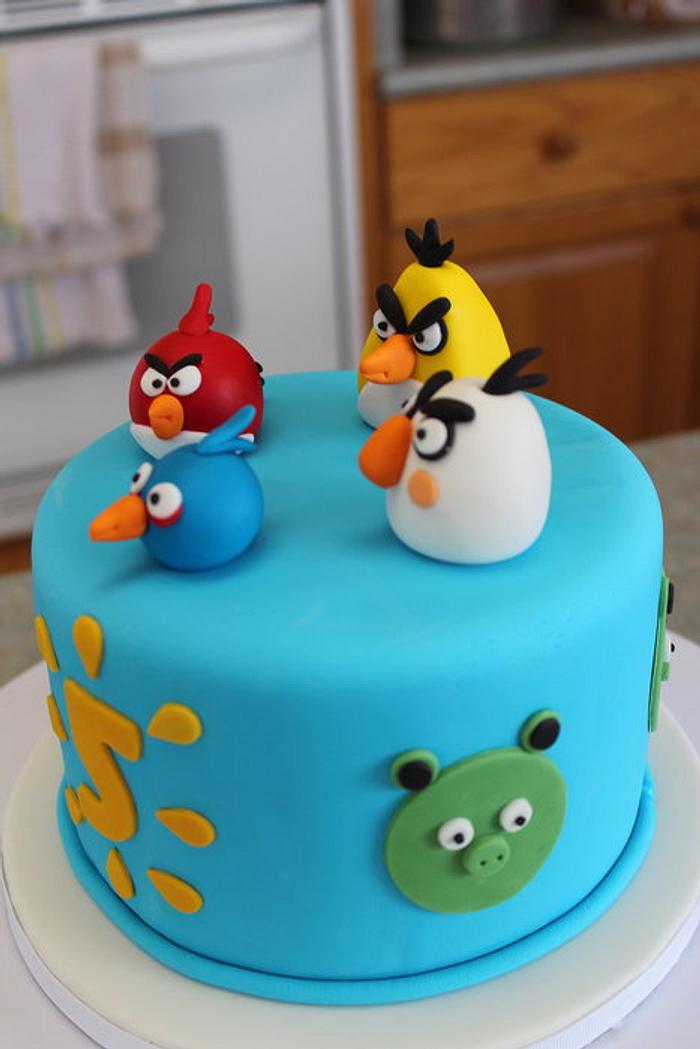 Angry Birds - Decorated Cake by Tânia Maroco - CakesDecor