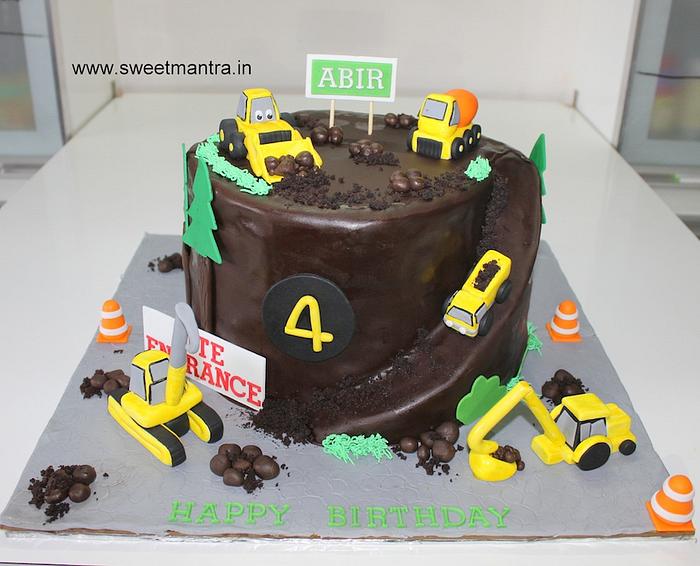 Construction JCB cake - Decorated Cake by Sweet Mantra - CakesDecor