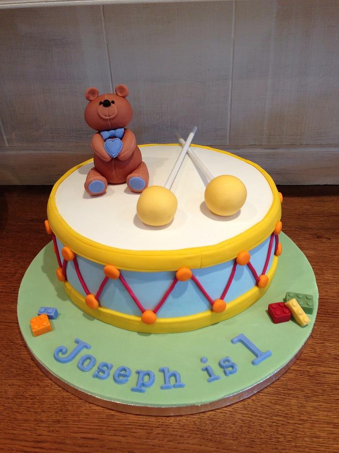 Teddy bear drum cake