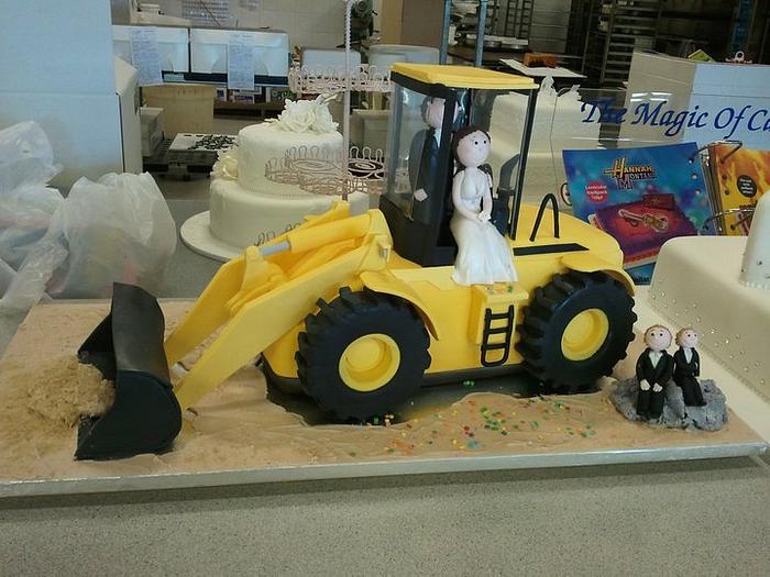Another strange wedding cake