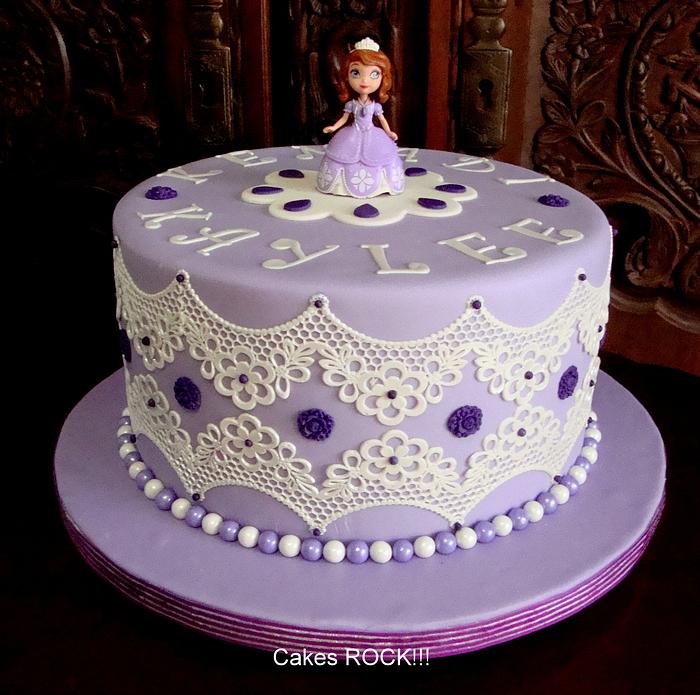 Sofia the First in Cake Lace