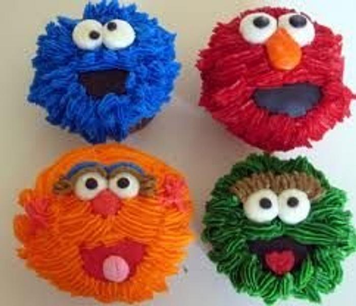 Muppet cup cakes