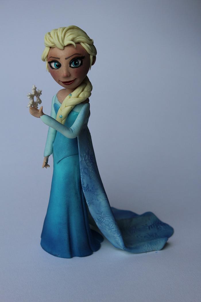 Elsa sugar figure