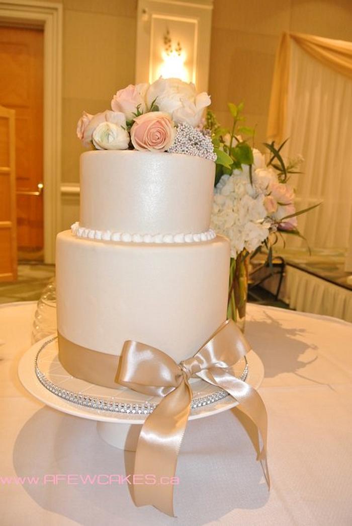 2 Tier Gold Theme Wedding Cake