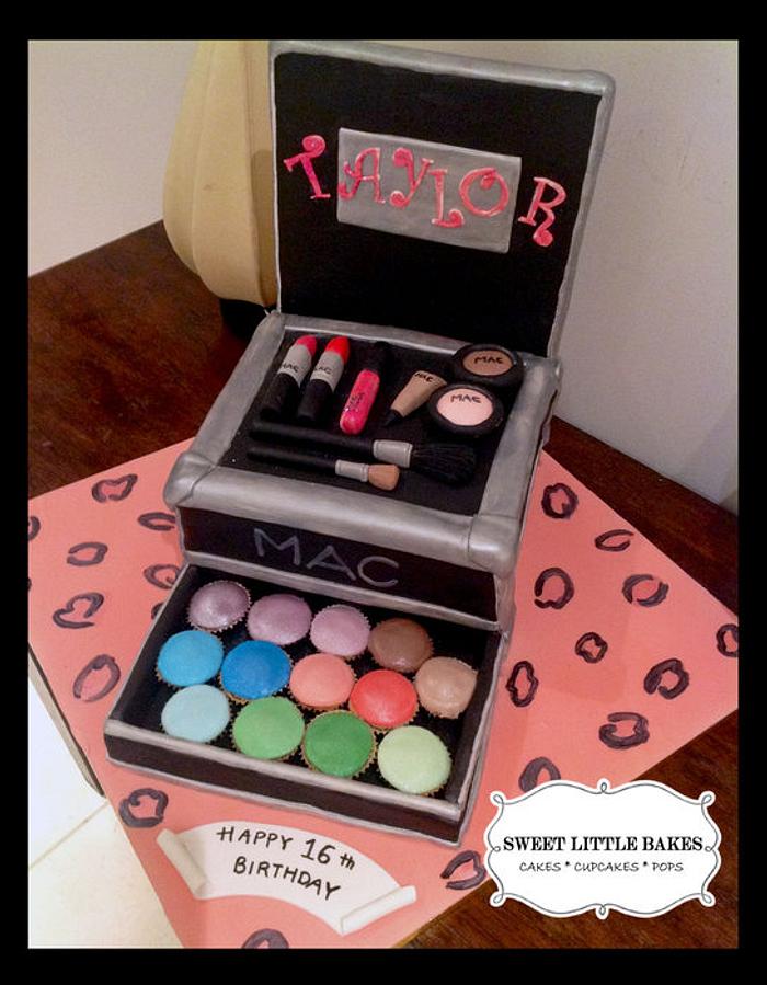 MAC Make-up travel case cake