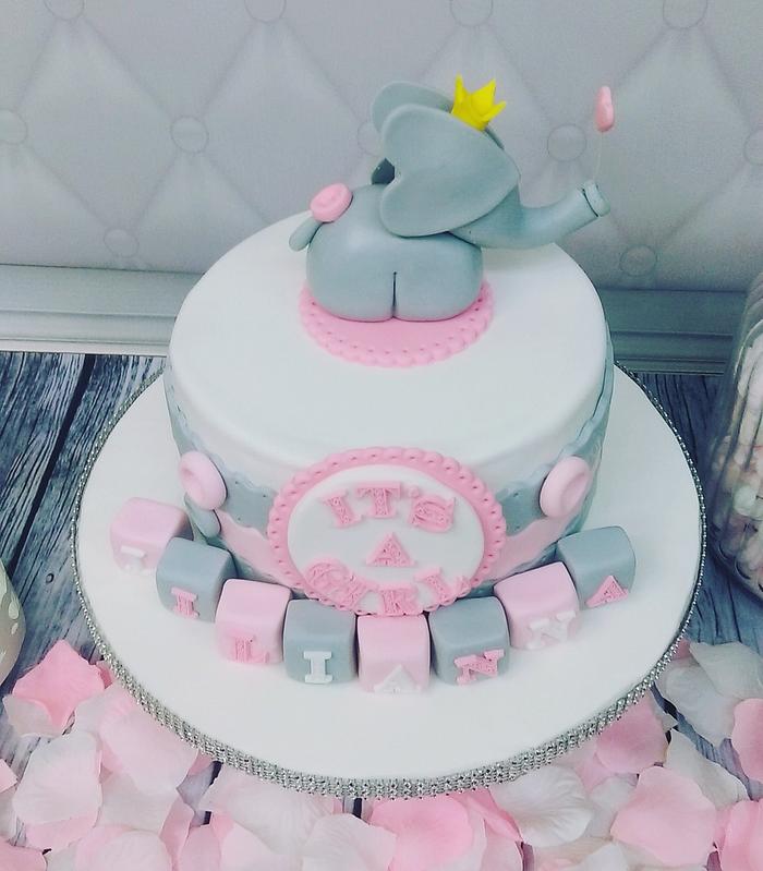 Baby shower cake 