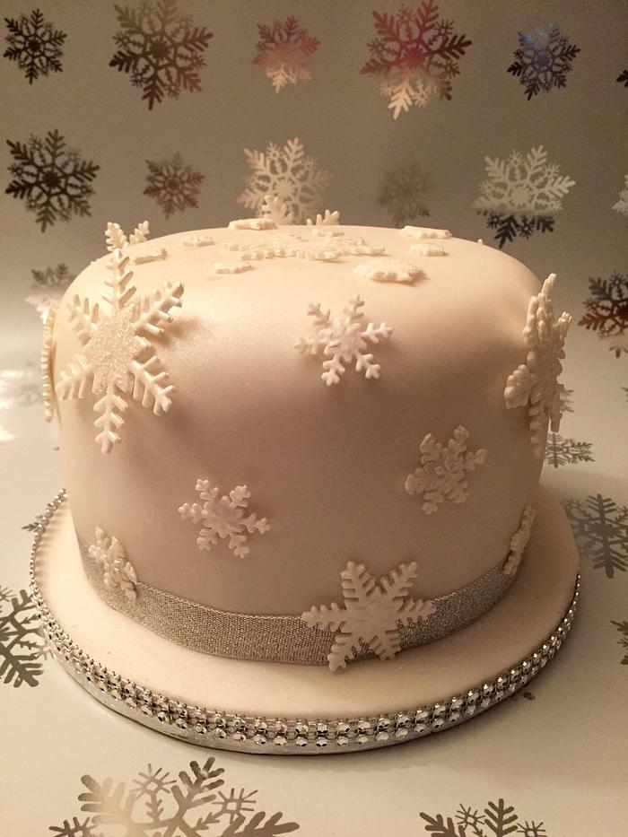 Snowflake Christmas cake