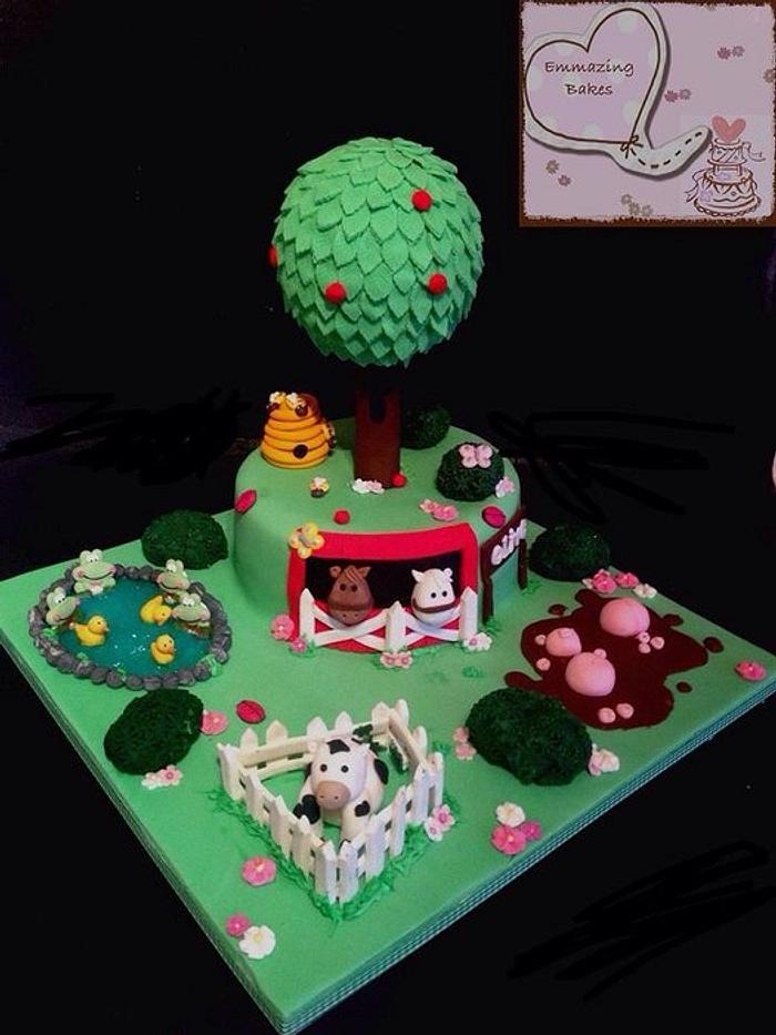 Farmyard scene cake