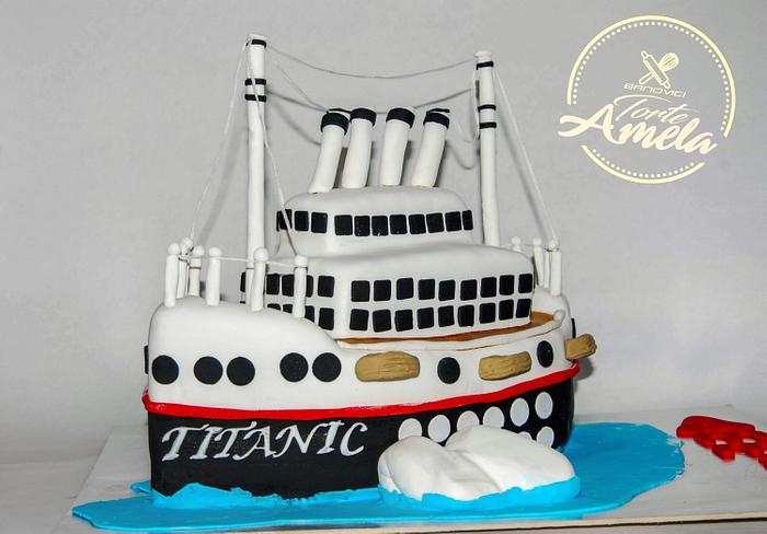 Titanic cake