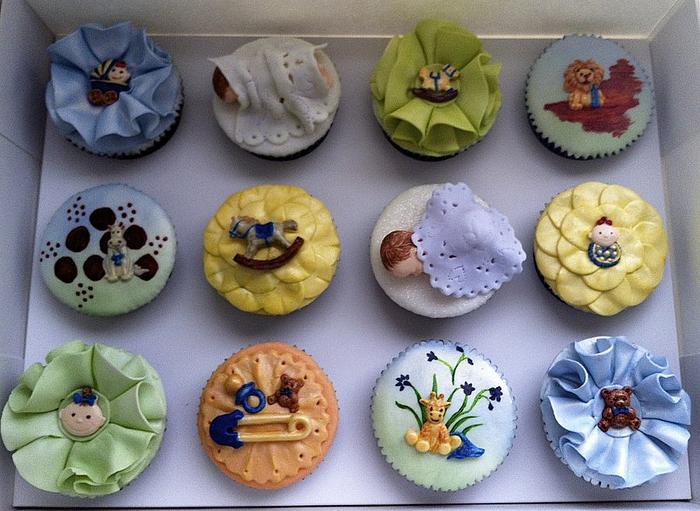 Baby shower cupcakes