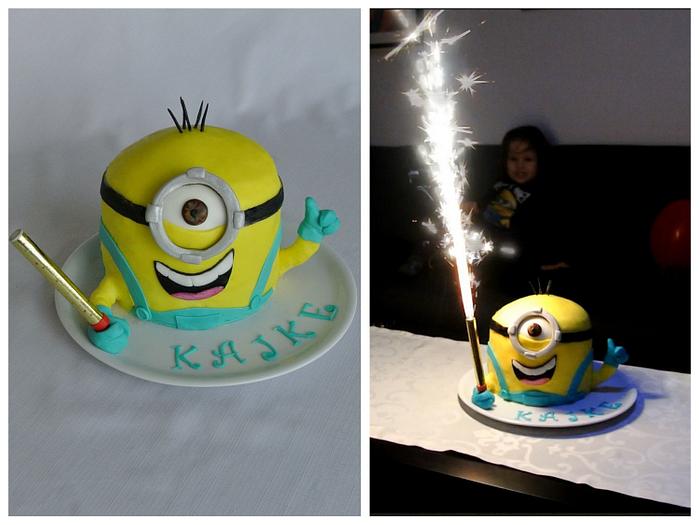 Minion cake