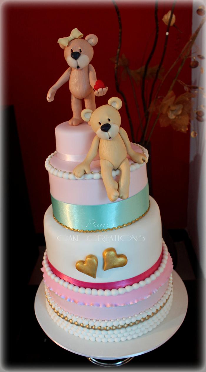  Love is all you need - anniversary cake