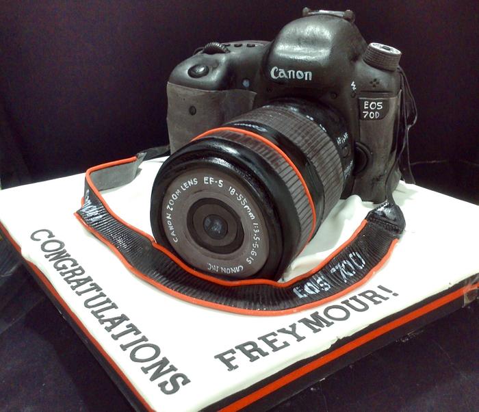Canon EOS 70D Camera Cake