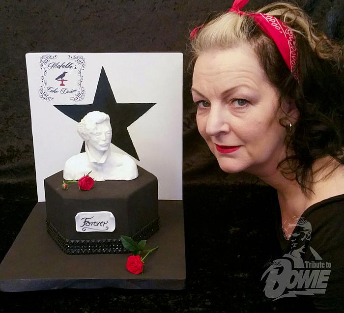 My  contribution  for the " Tribute to David Bowie" collaboration. #tributetodavidbowie #cakeart 