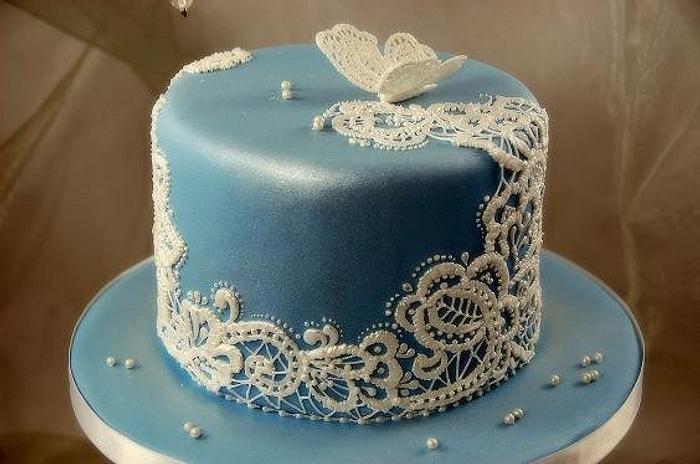 Lace Royal Icing cake
