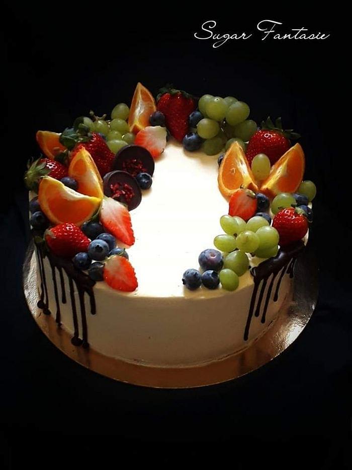 Fruit drip cake
