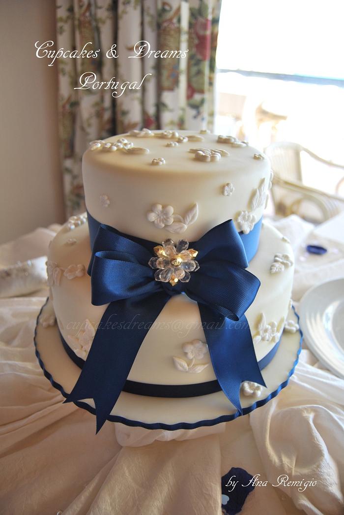 IVORY WEDDING CAKE