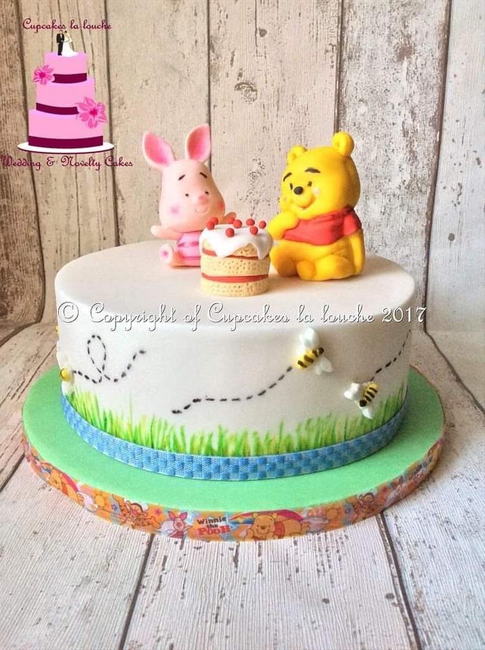 Winnie the pooh & piglet cake
