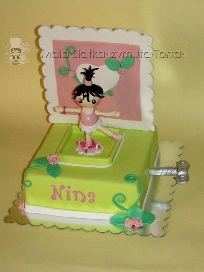 Music box with ballerina