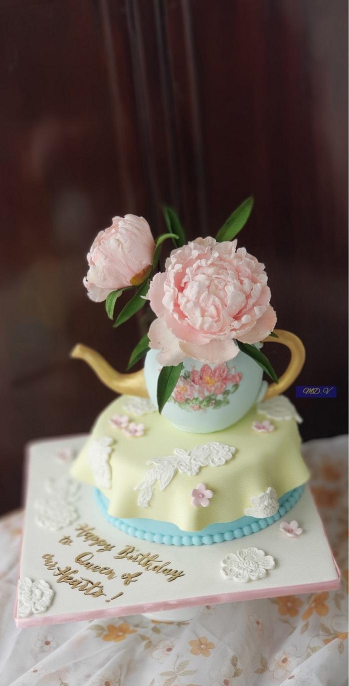Peony Teapot Cake for the Queen