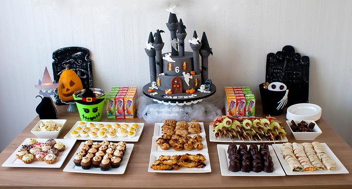 Halloween sweet table