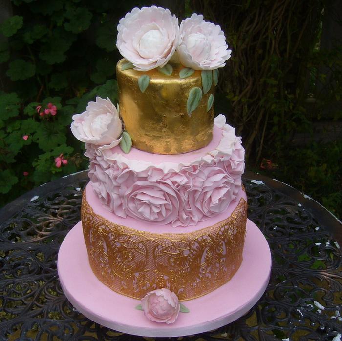 Gold and Pink Cake 