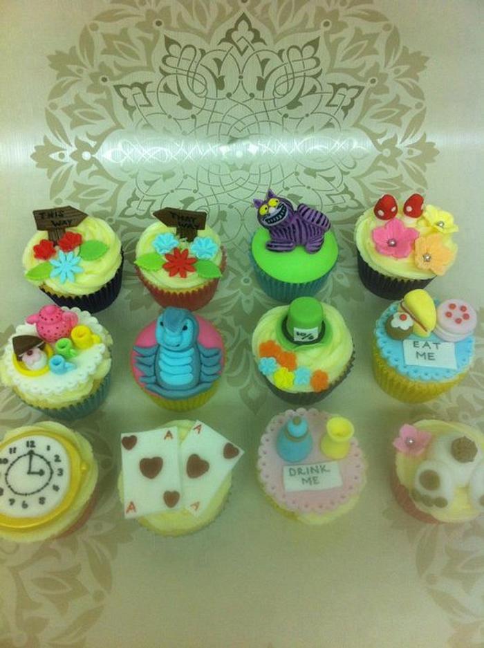 Alice In Wonderland Cupcakes
