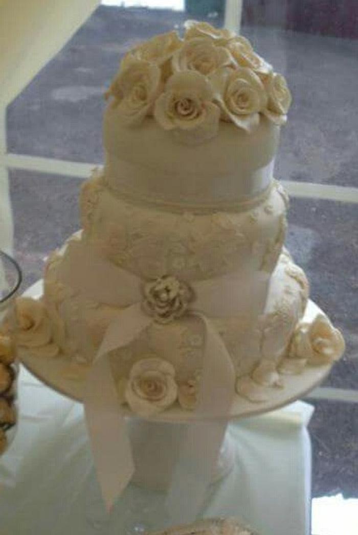 Wedding 3 tiers cake