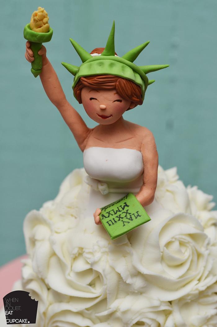 Statue of Liberty Bridal shower cake