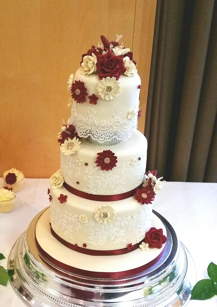 petite Gerbera's wedding cake