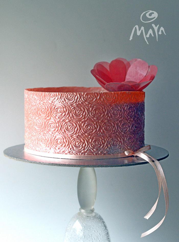 Summery-flowery salmon pink cake!